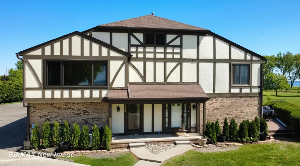 204 Lac Ste Claire Drive St. Clair Shores City MI 48082