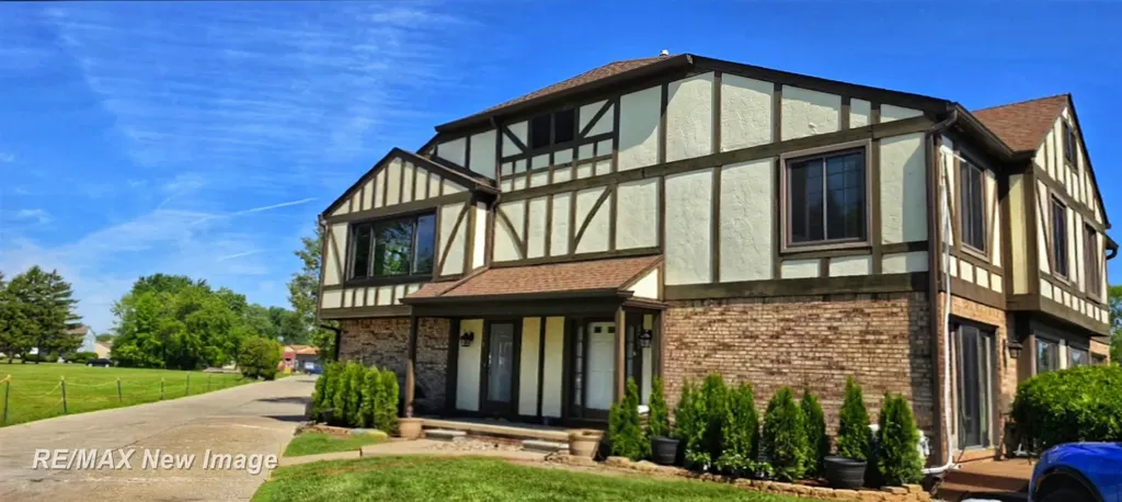 204 Lac Ste Claire Drive St. Clair Shores City MI 48082
