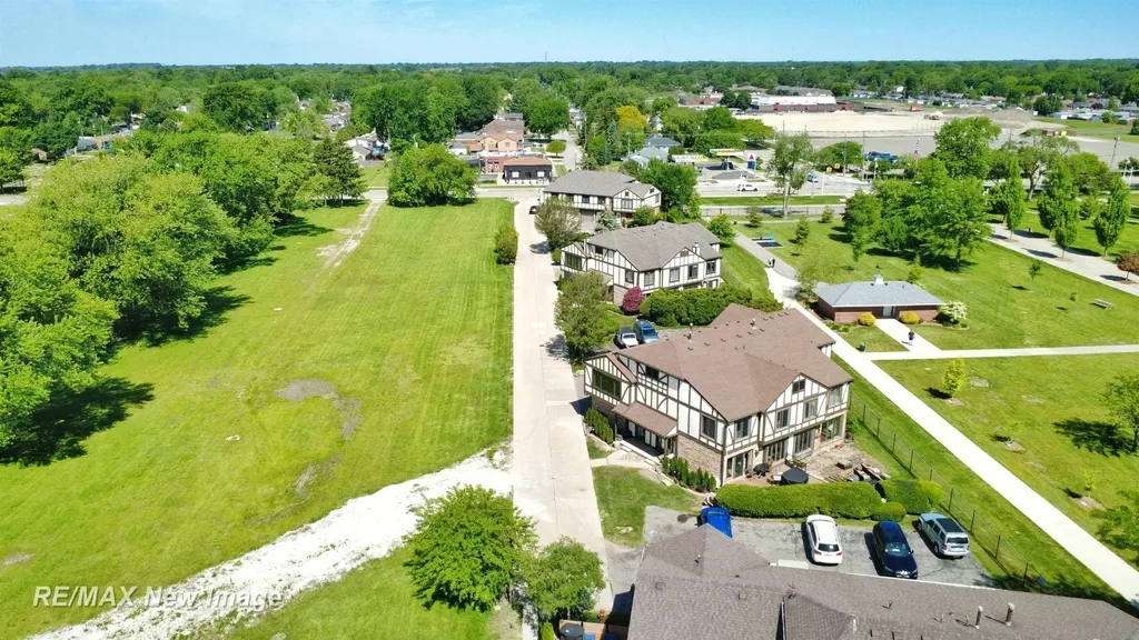204 Lac Ste Claire Drive St. Clair Shores City MI 48082