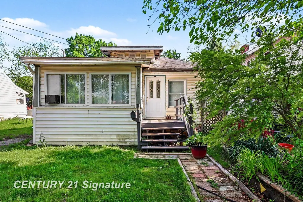 810 Mckinley Street Lansing City MI 48906