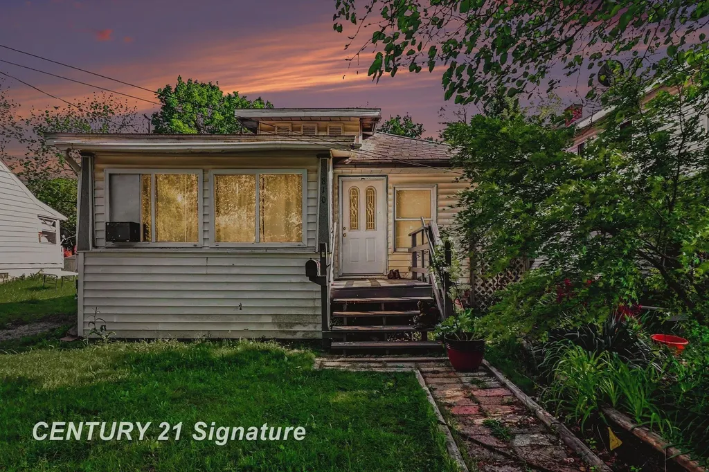 810 Mckinley Street Lansing City MI 48906