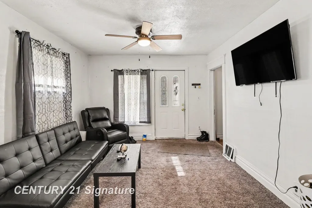 810 Mckinley Street Lansing City MI 48906