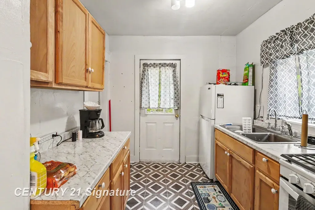 810 Mckinley Street Lansing City MI 48906