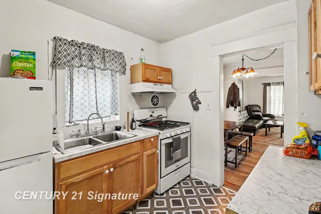 810 Mckinley Street Lansing City MI 48906