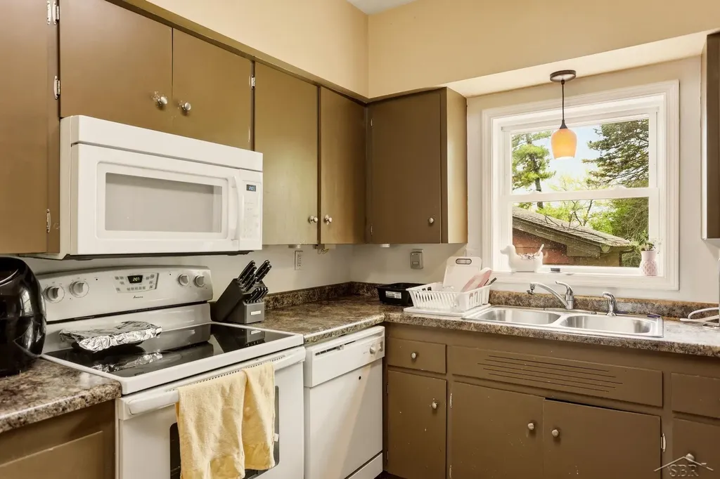 3285 Kochville Road Kochville Township MI 48604