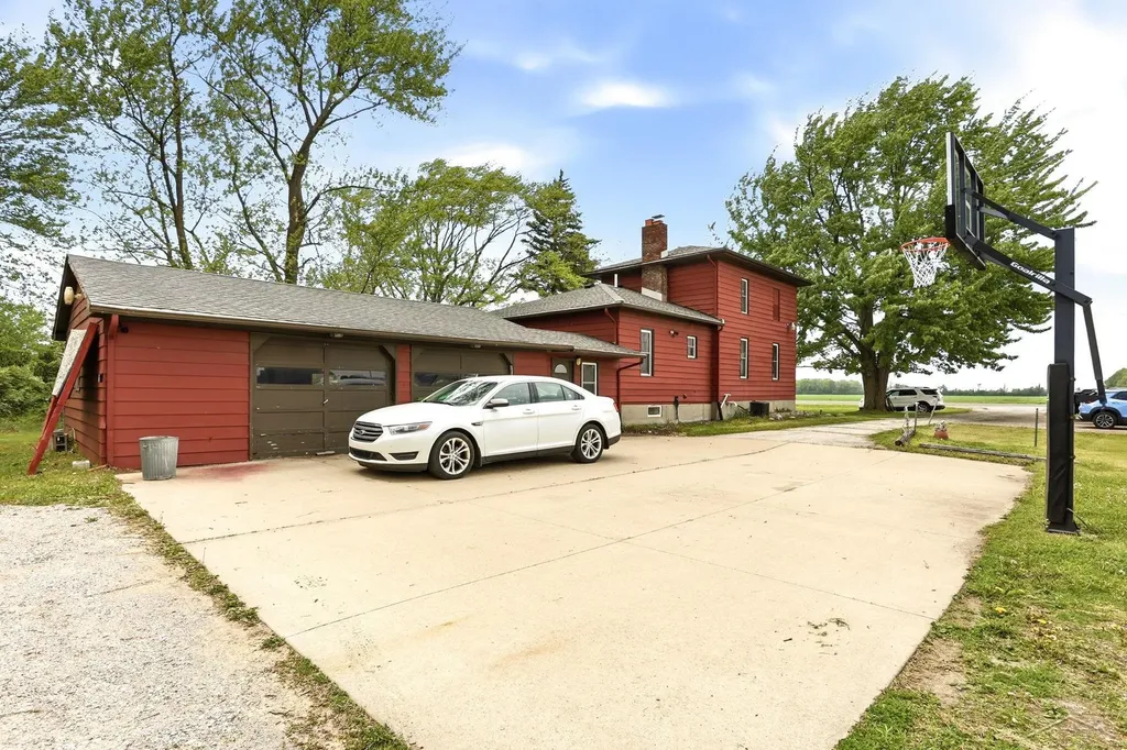 3285 Kochville Road Kochville Township MI 48604