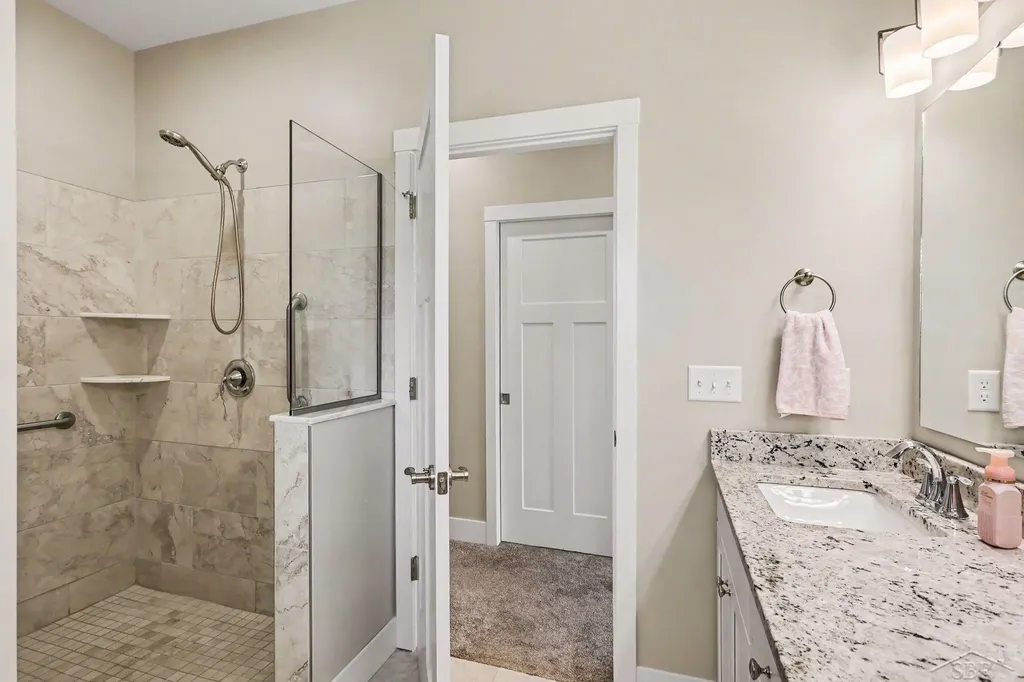 4111 Woodburn Court Saginaw Charter Township MI 48603