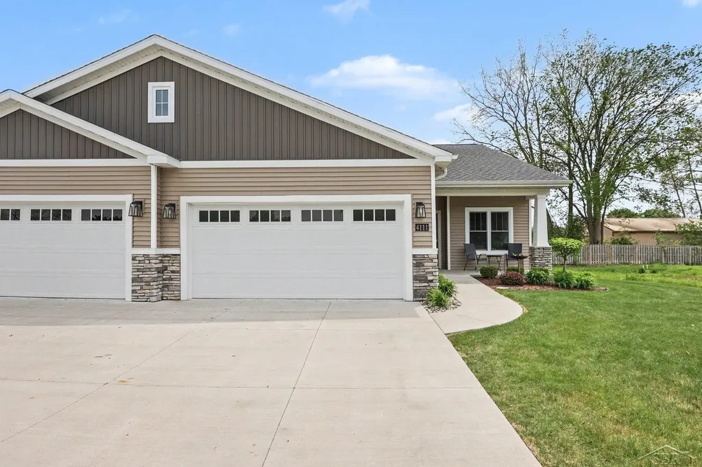 4111 Woodburn Court Saginaw Charter Township MI 48603