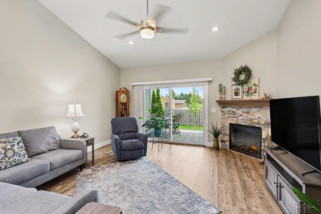 4111 Woodburn Court Saginaw Charter Township MI 48603