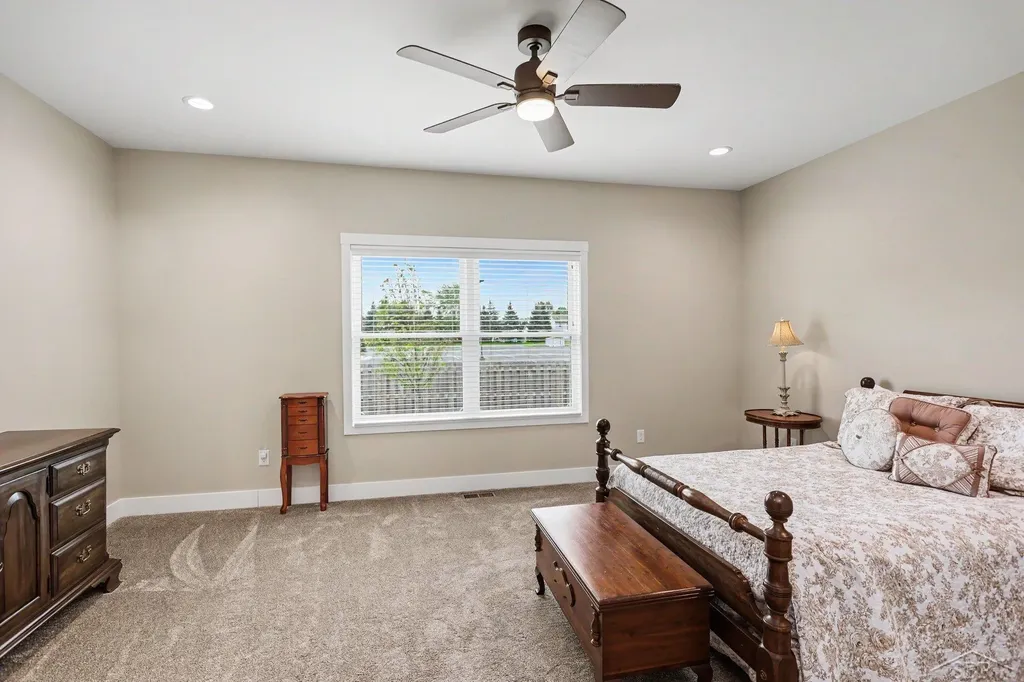 4111 Woodburn Court Saginaw Charter Township MI 48603