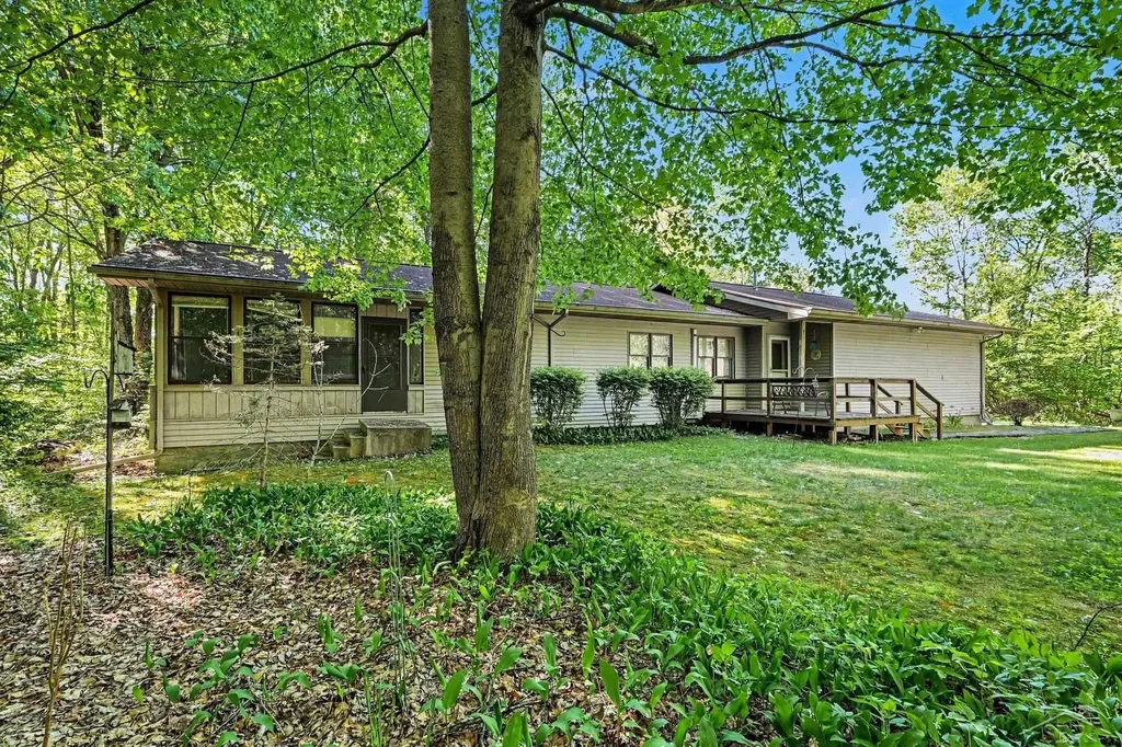 1038 E Freeland Road Mt. Haley Township MI 48637