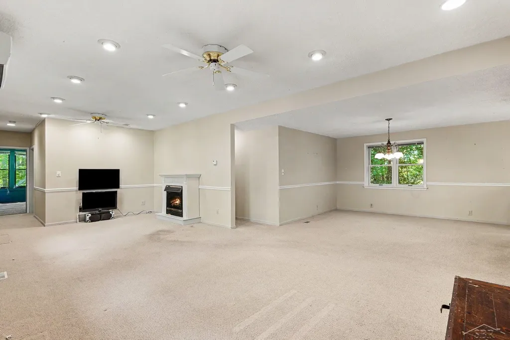 1038 E Freeland Road Mt. Haley Township MI 48637