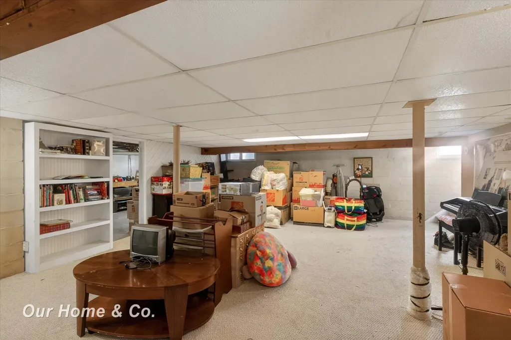 1872 Mckinley Avenue Bay City City MI 48708