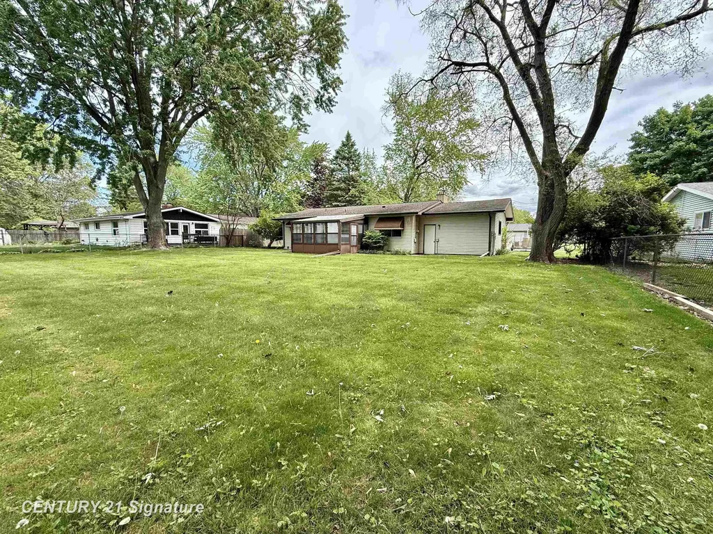 1221 Sauk Lane Saginaw Charter Township MI 48638