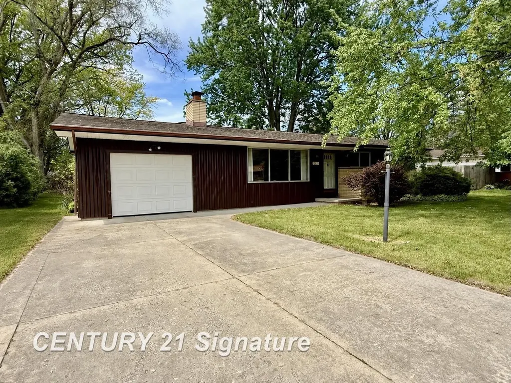 1221 Sauk Lane Saginaw Charter Township MI 48638