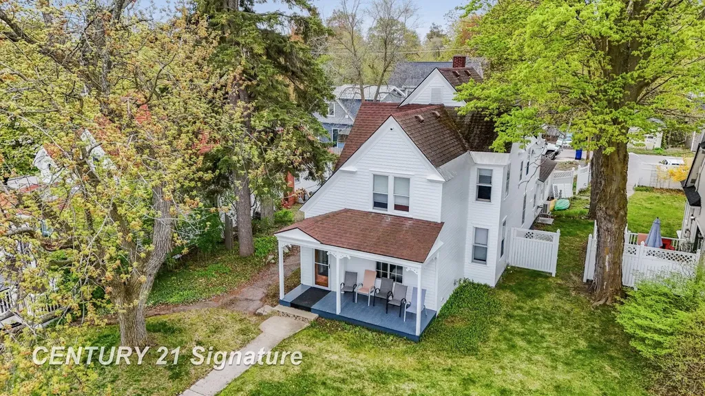 607 W Front Street Traverse City City MI 49684