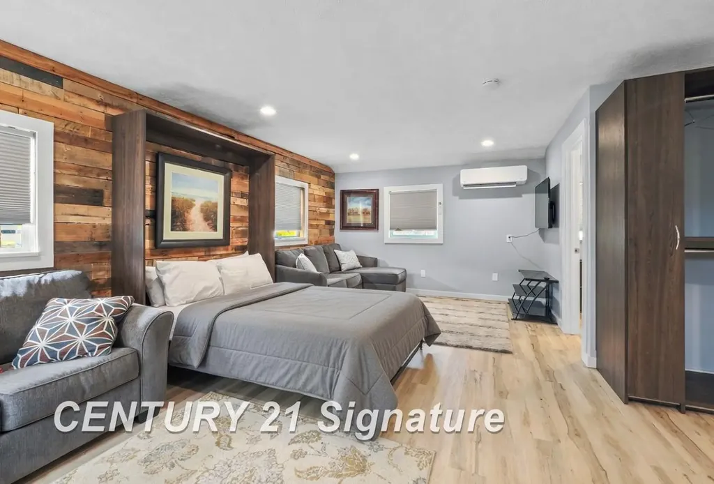 607 W Front Street Traverse City City MI 49684