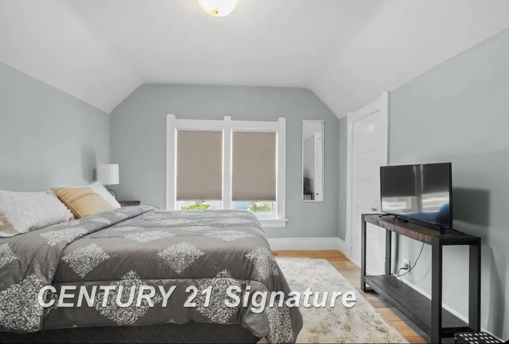 607 W Front Street Traverse City City MI 49684