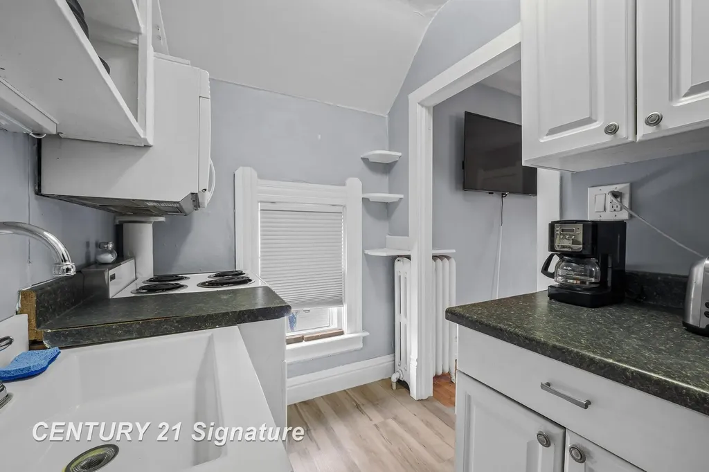607 W Front Street Traverse City City MI 49684