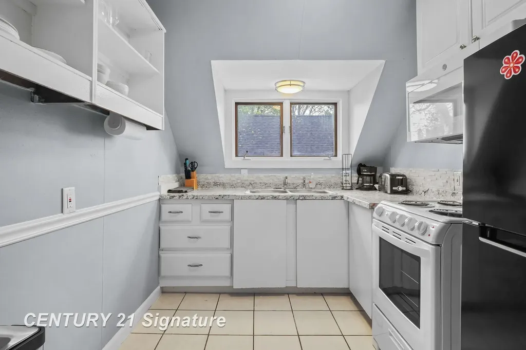 607 W Front Street Traverse City City MI 49684