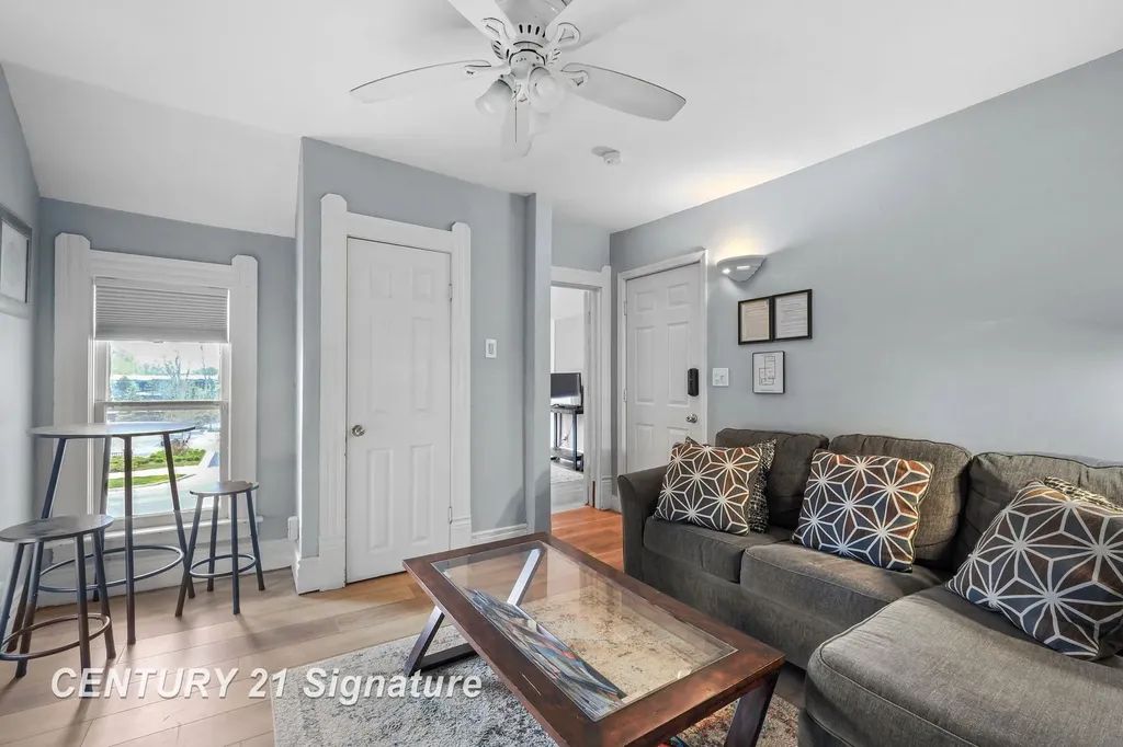 607 W Front Street Traverse City City MI 49684