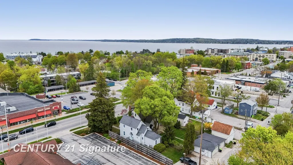 607 W Front Street Traverse City City MI 49684