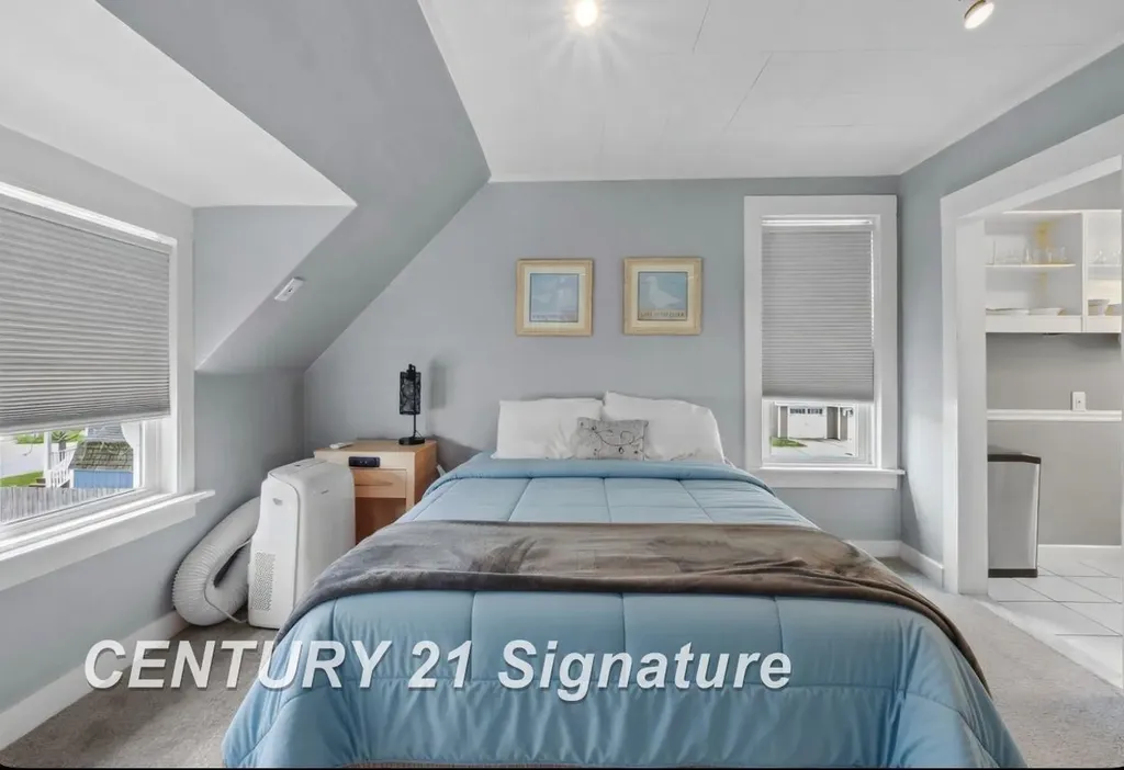 607 W Front Street Traverse City City MI 49684