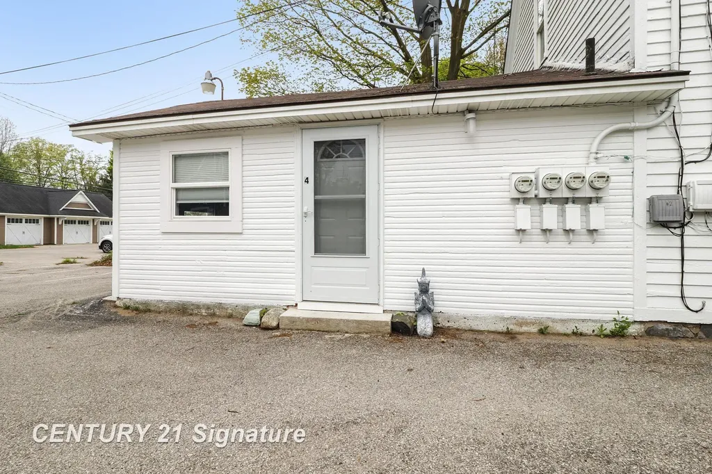 607 W Front Street Traverse City City MI 49684