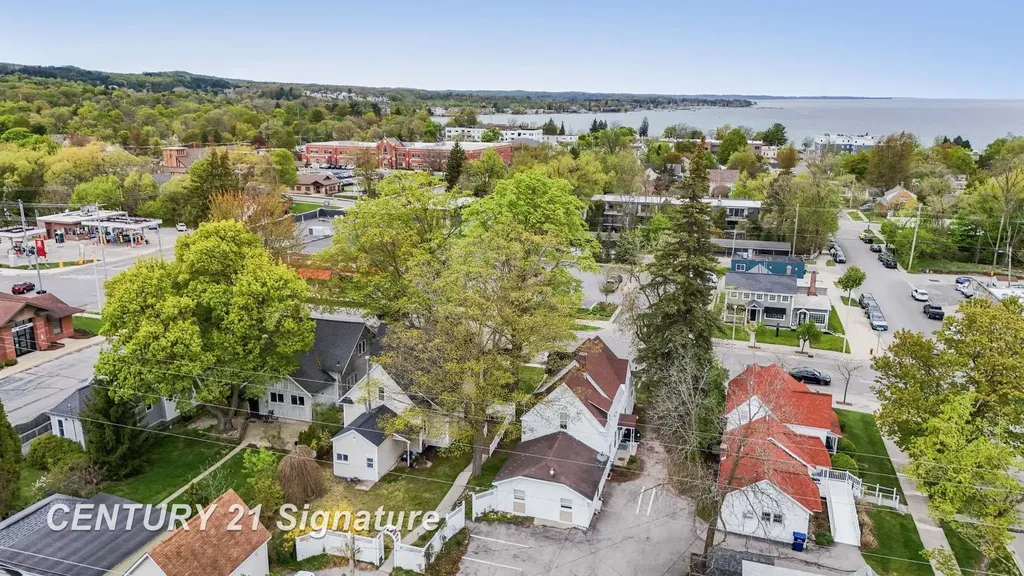 607 W Front Street Traverse City City MI 49684