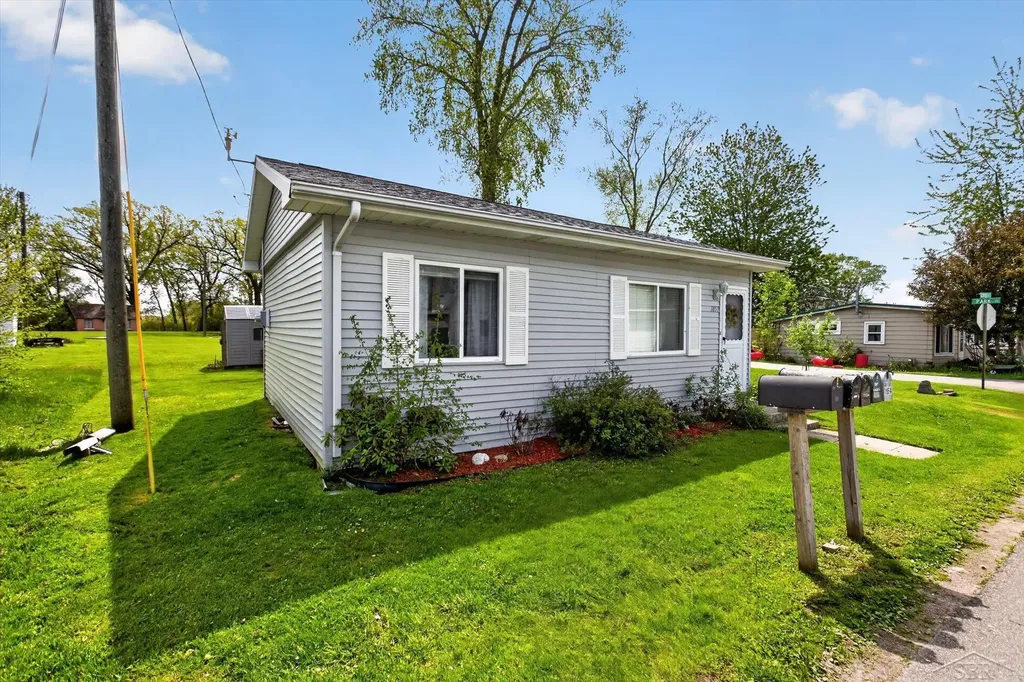 1857 Center Road Fairhaven Township MI 48759