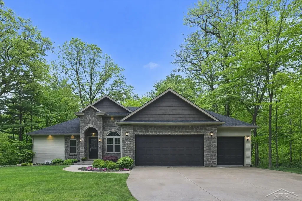 809 Rosewood Boulevard Homer Township MI 48640