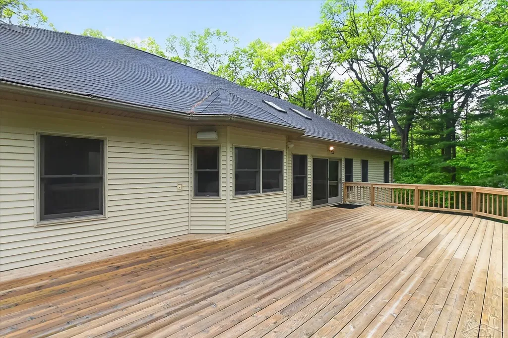809 Rosewood Boulevard Homer Township MI 48640