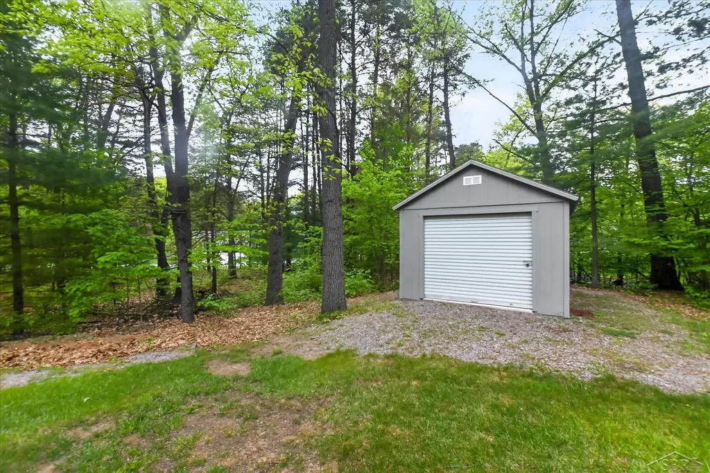 809 Rosewood Boulevard Homer Township MI 48640