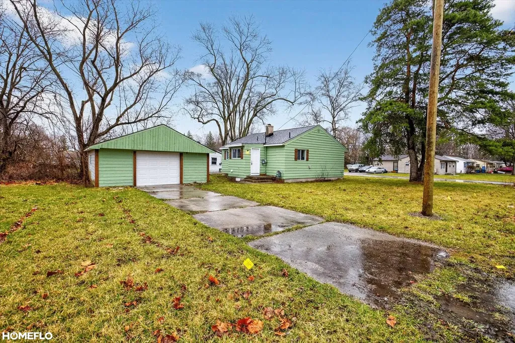 5025 Lodge Street Saginaw City MI 48601