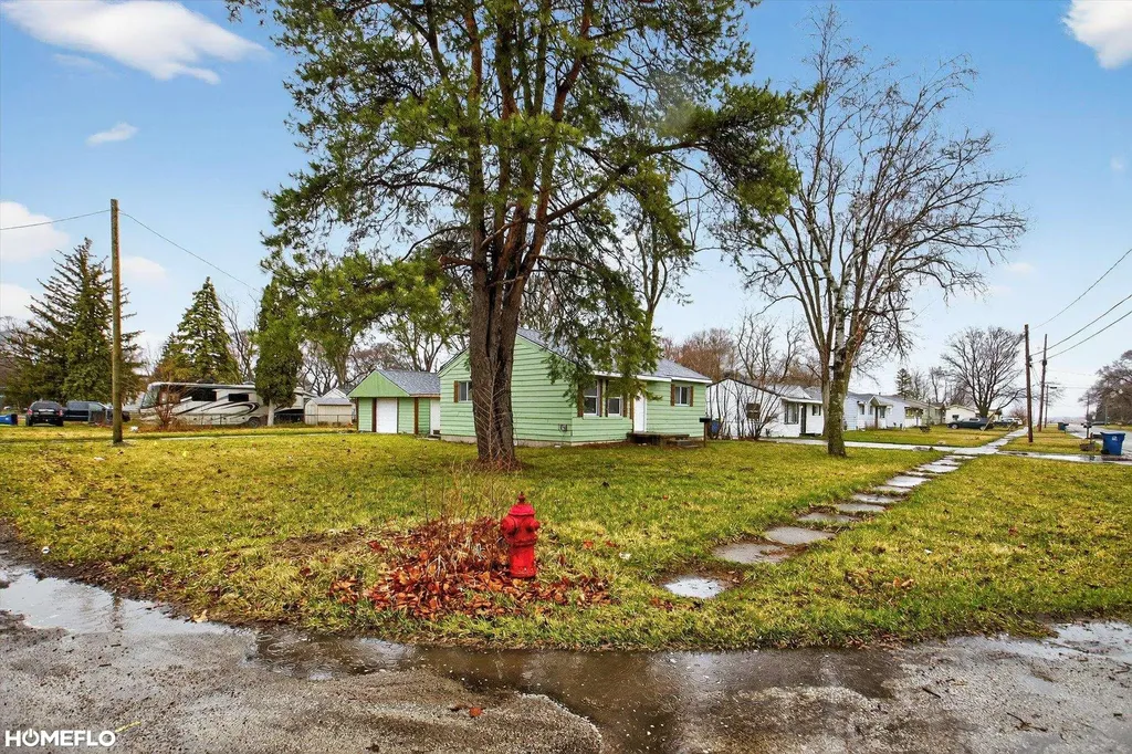 5025 Lodge Street Saginaw City MI 48601