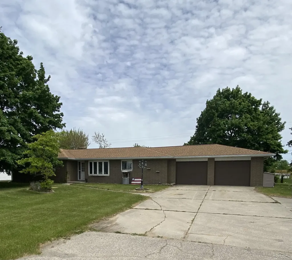 1032 N Hemlock Road Richland Township MI 48626