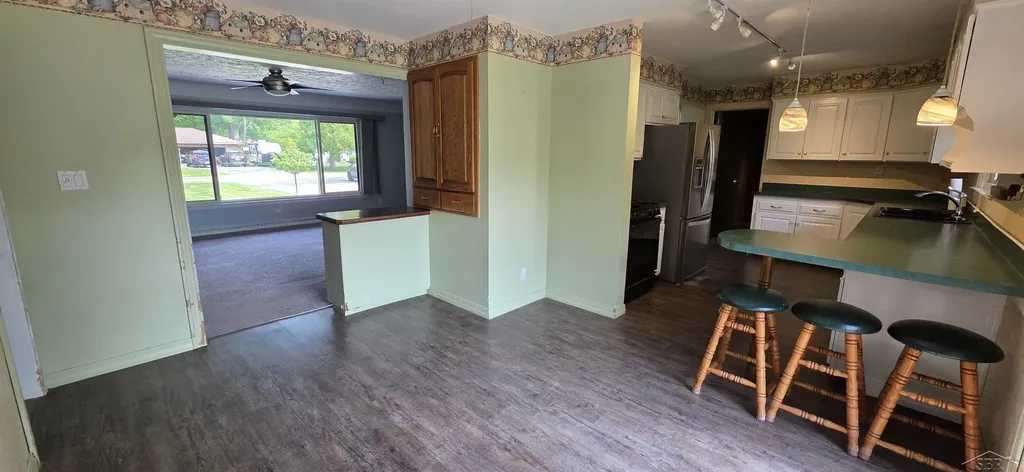 1308 Timothy Street Saginaw Charter Township MI 48638
