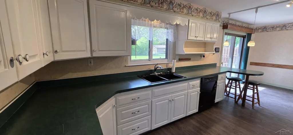 1308 Timothy Street Saginaw Charter Township MI 48638