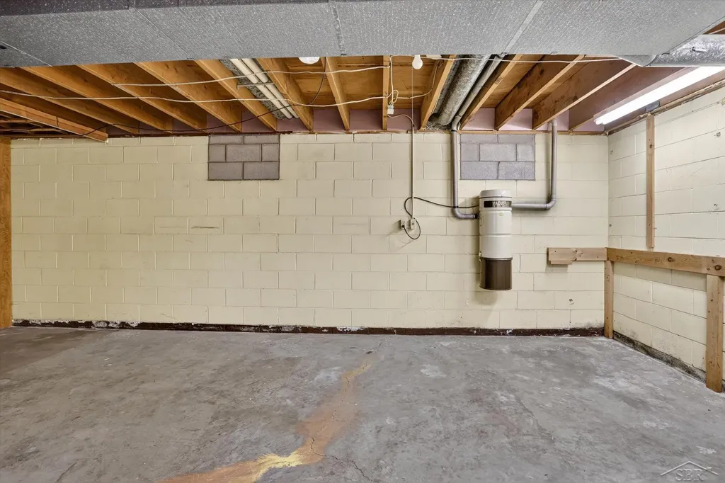 1603 Clover Lane Midland City MI 48640