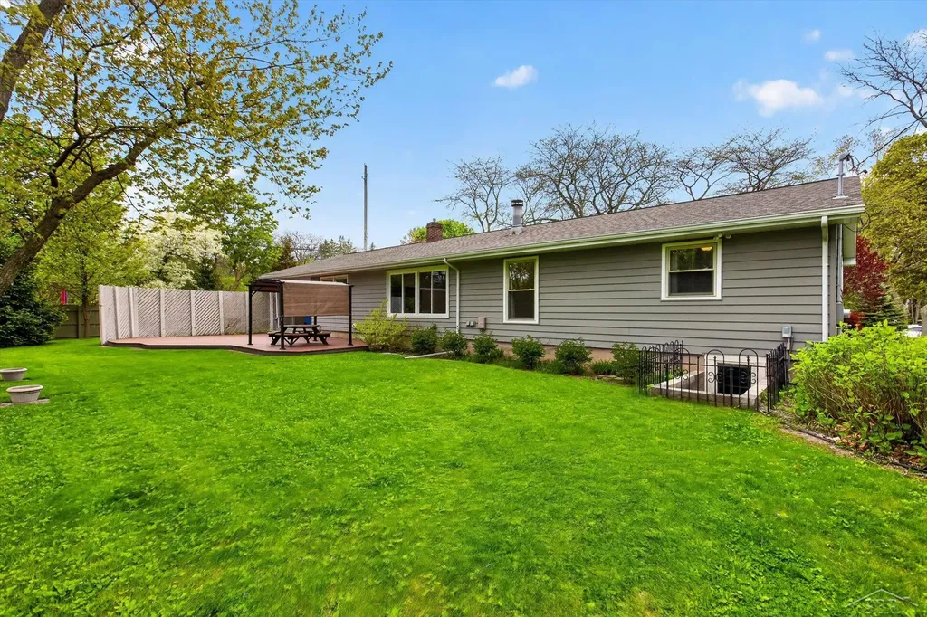 1603 Clover Lane Midland City MI 48640
