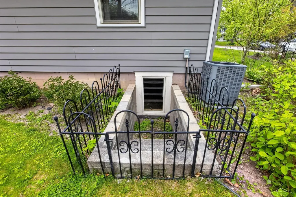 1603 Clover Lane Midland City MI 48640