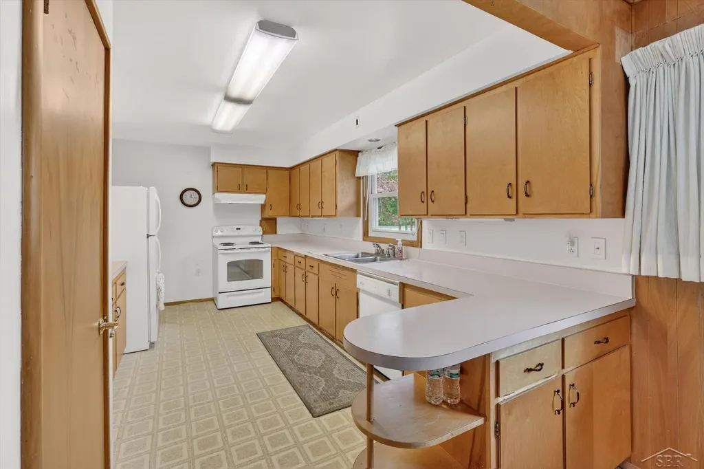 1603 Clover Lane Midland City MI 48640
