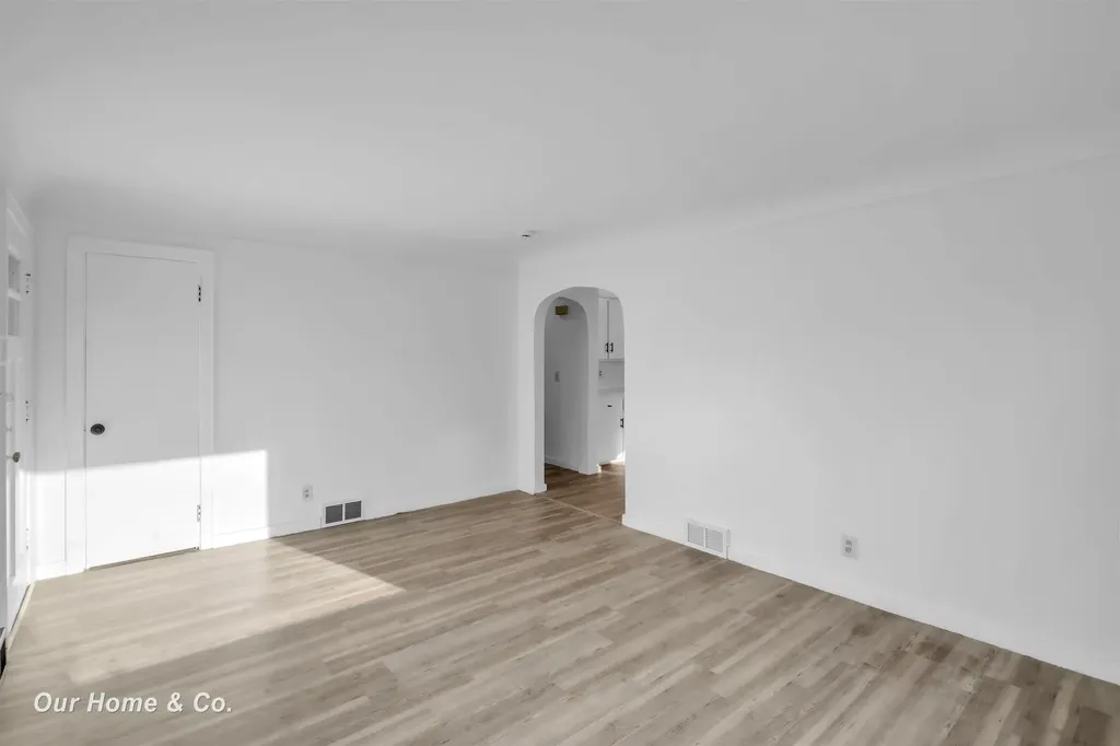 1737 Newberry Street Saginaw City MI 48602