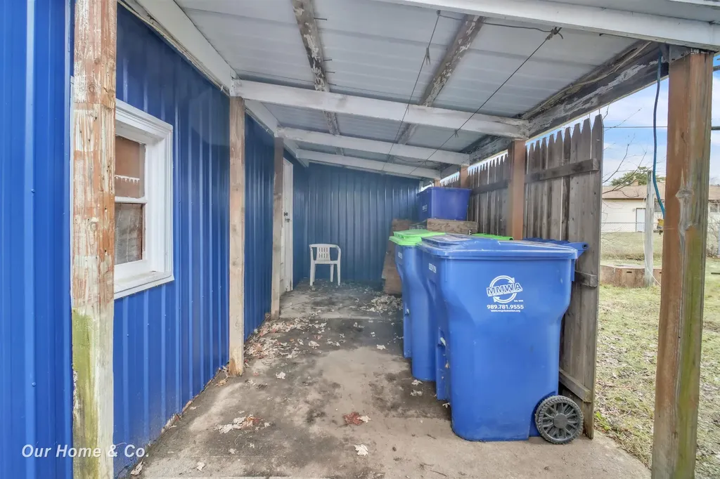 4637 S Gregory Street Buena Vista Charter Township MI 48601