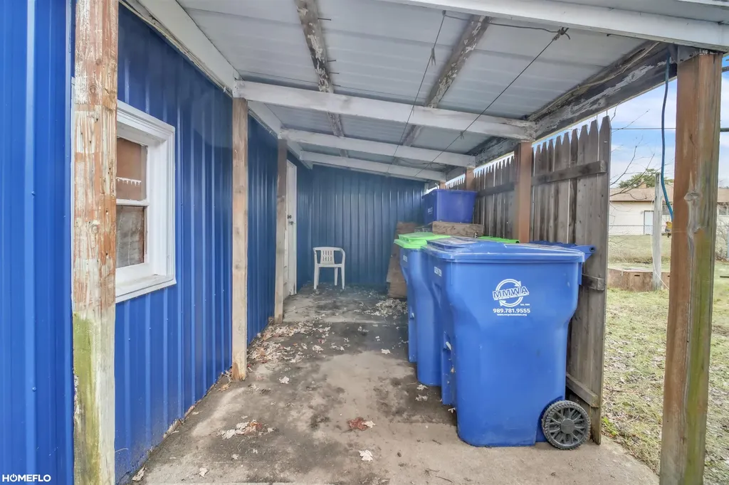 4637 S Gregory Street Buena Vista Charter Township MI 48601