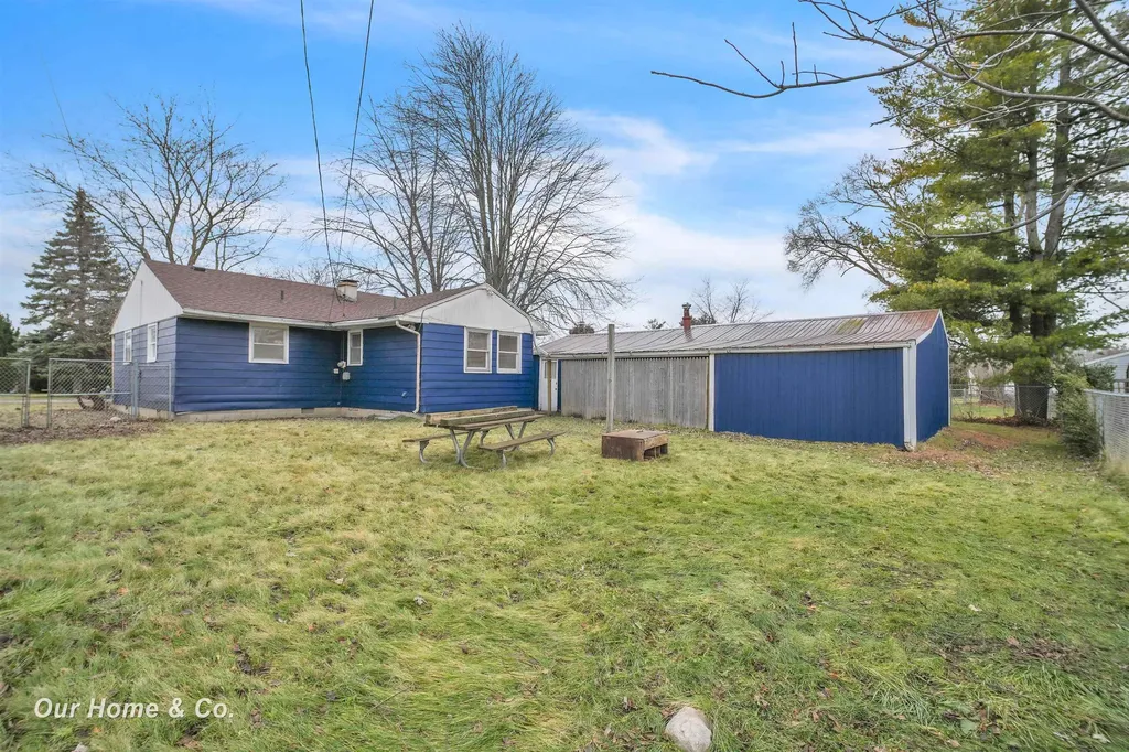 4637 S Gregory Street Buena Vista Charter Township MI 48601