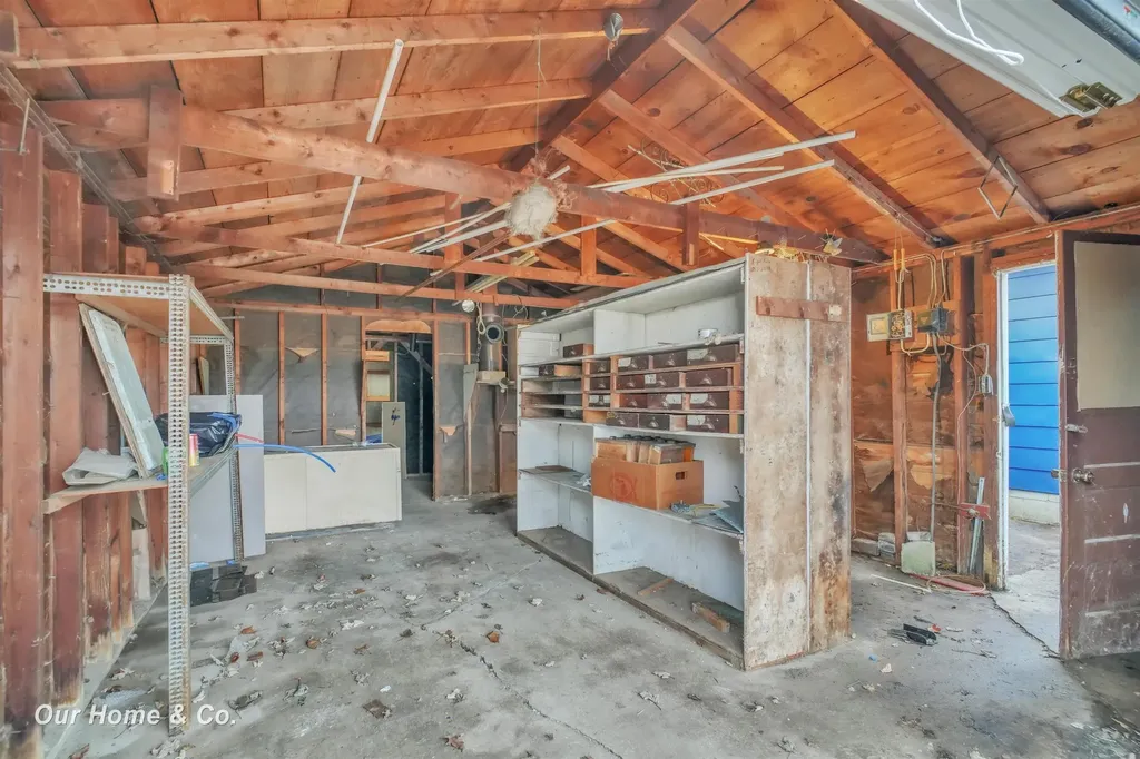 4637 S Gregory Street Buena Vista Charter Township MI 48601
