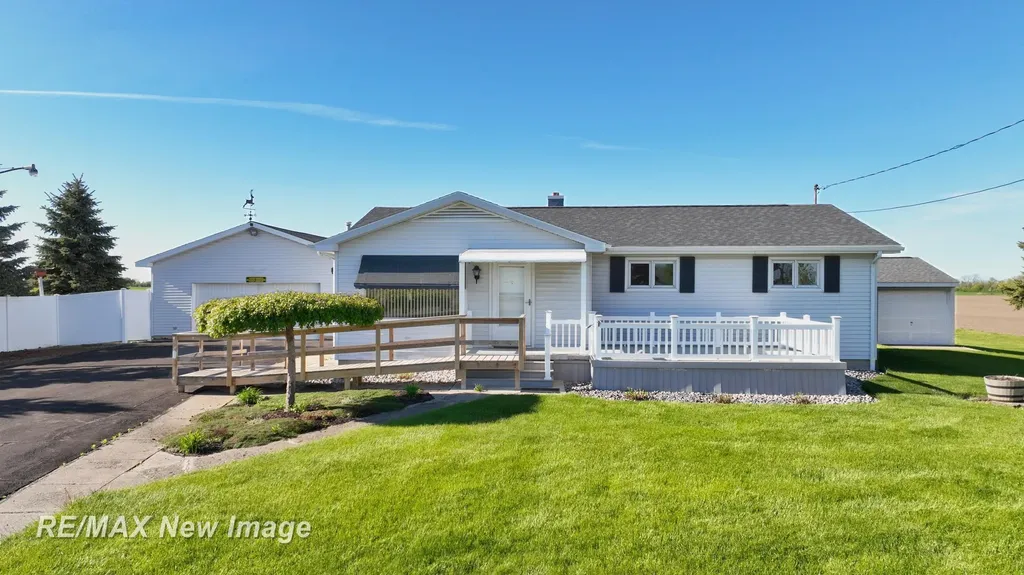 3520 W Kochville Road Kochville Township MI 48604