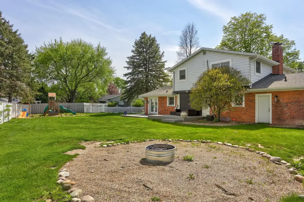 405 Nickless Street Frankenmuth City MI 48734