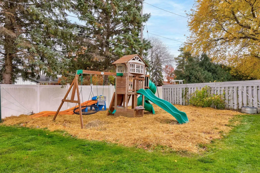 405 Nickless Street Frankenmuth City MI 48734